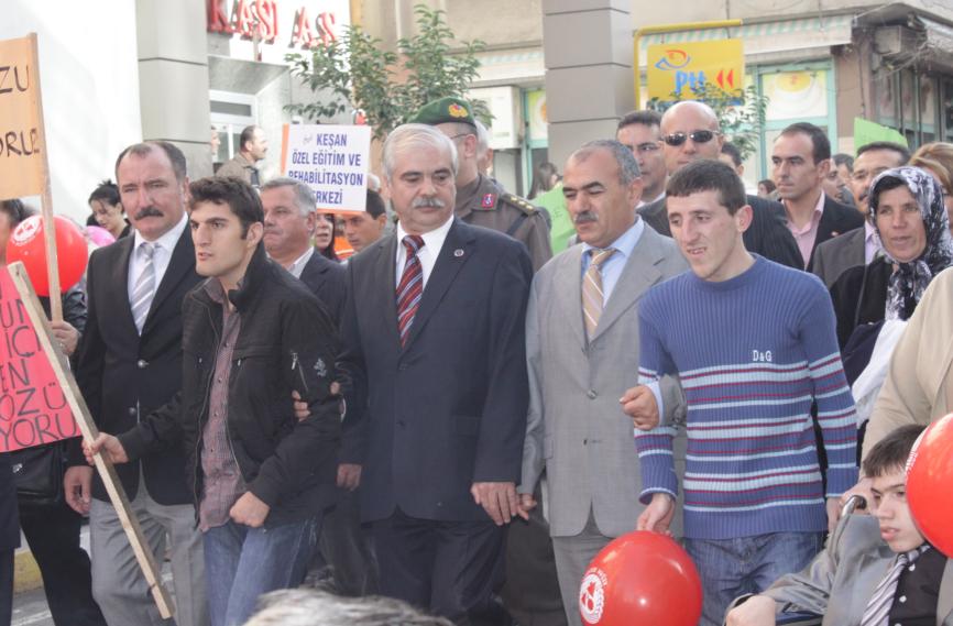 KURTULUġ BALOSUNDAN GÖRÜNTÜLER 3 Aralık Dünya Engelliler Günü Kapsamında KeĢan Belediye BaĢkanlığı ve KeĢan Milli Eğitim Müdürlüğü Rehberlik AraĢtırma Merkezinin