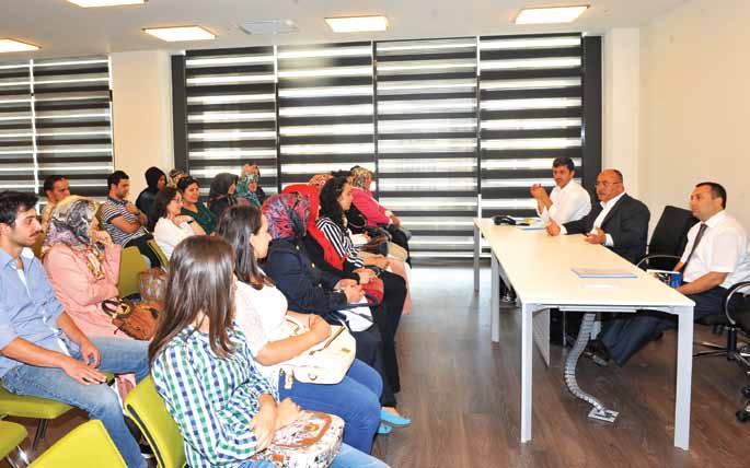 muhtarlıklar Ümraniye Belediyesi nden Muhtarlıklara Personel Desteği Birçok alanda kamu kurum ve kuruluşlarına destek olan Ümraniye Belediyesi, muhtarlıklarda hizmet kalitesini artırmak için bilgi