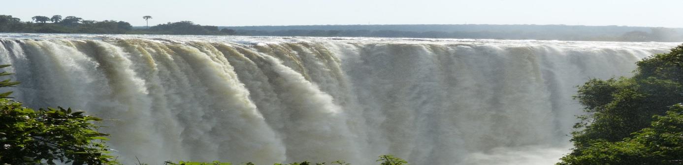 Dünyanın en önemli nehirlerinden biri olan Zambezi Nehri bu bölgede Zambiya ile Zimbabve arasında sınır teşkil eder.