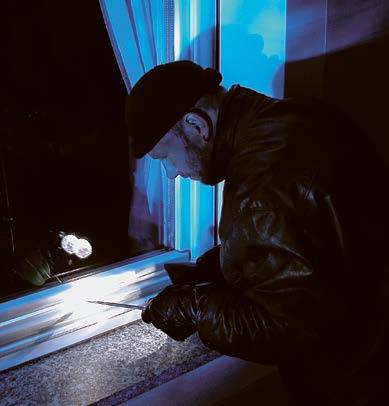 Tehlike kaynağı - Pencere Tehlike kaynağı - Pencereler Müstakil evlerdeki hırsızlıkların üçte ikisi pencerelerden veya balkon kapılarından gerçekleşmektedir.