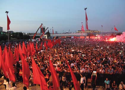 Faşizmi durdurmanın tek yolunun direnmek olduğunu ve ayaklanmanın ardından baskı yasaları çıkaran AKP nin terörünü arttırdığı ve bu terörü durdurmanın tek yolunun direnmek ve örgütlülükleri