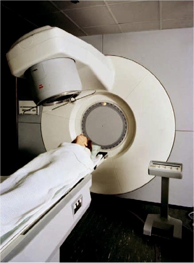Diğer Tedaviler Radyasyon Tedavisi Birincil bir tedavi biçimi olarak kabul olmasa da, kemik, beyin yada omurgaya metastaz yapan böbrek kanseri tedavisinde radyasyon kullanılabilinir.