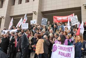 İzmir Tabip Odası olarak Cumhuriyet in, özgürlüklerin ve çağdaş yaşamın vazgeçilmez güvencesi olan laiklik ilkesine sahip çıkmayı amaçlayan; BİLİME ÖZGÜRLÜK, RENNAN PEKÜNLÜ YE ADALET savsözünü ilke