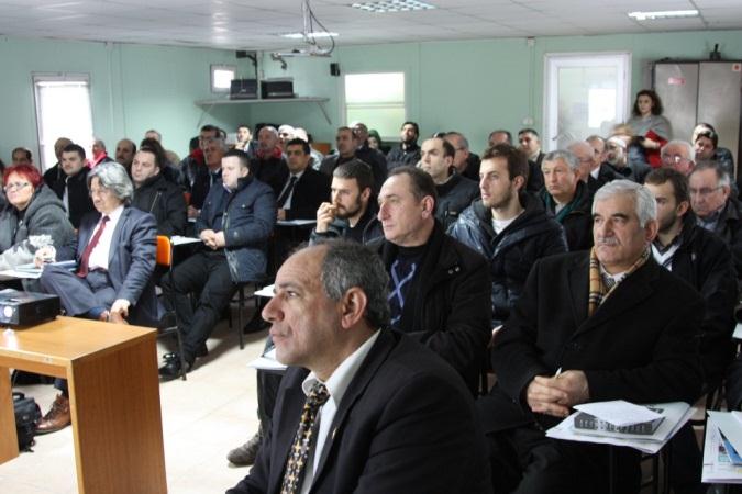 için afet ve acil durum planlama eğitimleri gerçekleştirilmektedir. 2012 yılında 5 ilde toplam 20 eğitim gerçekleştirilmiş; bu eğitimlere 869 kişi katılmıştır. Fotoğraf 64.