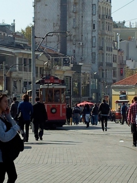 -İstanbul " Araştırma Gezisi Sosyalist Feminist Kollektif i ziyaret ediyoruz.