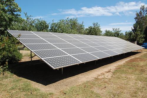 En önemli esas olarak kwp birim fiyatı esas alınmalıdır. Çünkü piyasada çok çeşitli paneller bulunduğundan örneğin 100 kwp bir sistem 800m² alana da kurulabilinir, 1600m² alana da.