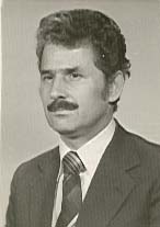 PROF.DR. KÂMURAN PEKİNER Prof. Dr. Kamuran PEKİNER, 1931 yılında GÜMÜLCİNE'de doğmuştur. 1948 yılında İstanbul Erkek Lisesini bitirdikten sonra girdiği İ.Ü. İktisat Fakültesi'nden 1953 yılında mezun olmuştur.