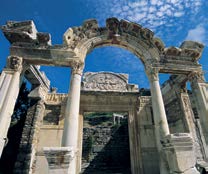 KEŞFEDİN - İzmir EFES Efes, Antik Yunan şehri Antik Dünya nın yedi harikasından biri olarak tanınan Artemis Tapınağı yla ünlüdür.