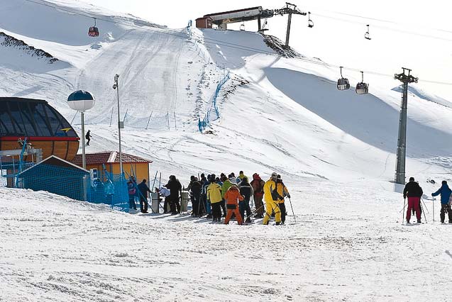 22 Erzurum > Erzurum, kış hakimiyetiyle tanımlanan bir şehir olma özelliğine sahip. Denize uzaklığından ötürü iklimi çok sert.