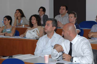 Marmara Salonu nda Koç Üniversitesi nde Sosyal ve Beşeri Bilimler: Toplumun ve Bireyin Refahına Katkılar konulu paneli gerçekleştirdi.