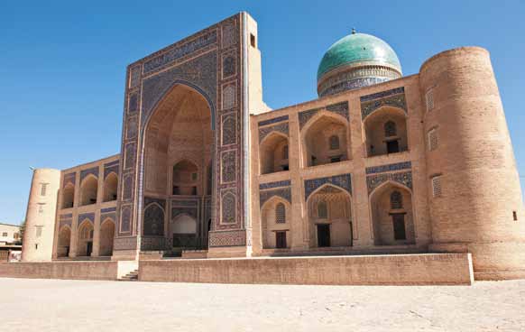 Miri Arab Medresesi Miri Arab Madrasa Shakhi Zinda ve büyük hükümdarın emriyle inşaa edilen Gur-Emir mozoleleri görülmesi gereken en önemli tarihi yapılardan sadece bazıları.