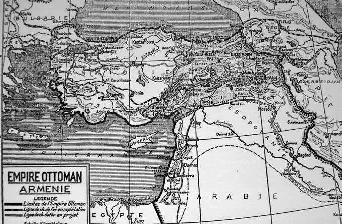 HOŞGÖRÜDEN YOL AYRIMINA ERMENİLER / CİLT 1 Resim 18 oldukça rahatsız edicidir: karanlık esmer ve çirkin suratlar, eli silahlı ve hatta genelde kanlı göbekli, bıyıklı adamlar.