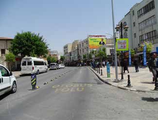 14 Şanlıurfa BRT Yol Güvenliği ve Erişilebilirlik İnceleme Raporu şeridine dahil olurken ölümlü ve yaralanmalı trafik çarpışmalarına neden olabilecek çatışmalar meydana gelebilir.