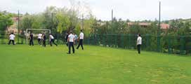 Lise 114 Yeşil çimlerden Nilüfer Spor Şenliklerine Okulumuzda haftada 2 ders saati olarak yer alan kulüp saatlerinde başarı ve gelişme gösteren öğrencilerimiz bu başarılarını futbolla taçlandırmak