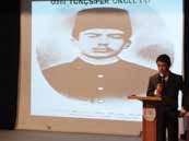 şairi Mehmet Akif ERSOY için yapılan bir dakikalık saygı duruşu ve ardından okunan İstiklâl