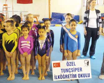 Mutlu olmayı isteyen bireyler yetiştirmek için özgüvenli bireyler yetiştirmek gerekir.