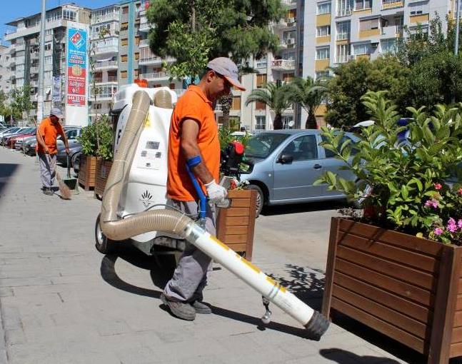 İlçemiz sınırları içinde yapılan kontrollerde kırık olduğu tespit edilen çöp konteynerlerinin tamir, bakım ve onarım işlemleri yapılmıştır.