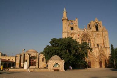 Lala Mustafa Paşa Camii (St. Nicholas Katedrali) LÜZİNYANLAR döneminde, 1298-1312 yılları arasında yapılmış olan yapı, tüm Akdeniz dünyasının en güzel Gotik yapılarındandır.