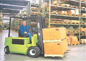 UYGULAMA FAALĠYETĠ UYGULAMA FAALĠYETĠ Forklift kullanarak ürün hareketini sağlayınız. Kullanılan araç ve gereçler: Forklift, hammadde ĠĢlem Basamakları Çevre güvenliğini sağlayınız.