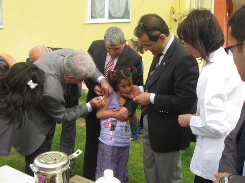 74. 04 Mayıs 2011 tarihinde İnönü Üniversitesi Tıp Fakültesi Turgut Özal Tıp Merkezi Çocuk Hastalıkları Ana Bilim Dalı Başkanlığı, İl Sosyal Hizmetler Müdürlüğü ve Odamız iş birliği ile MİAD Sevgi