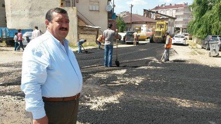 Belediyemiz Asfalt Çalışmaları Yoğun Bir Şekilde Devam Ediyor. Kelkit Belediyesi olarak göreve geldiğimizden bu güne hizmetlerimize hız kesmeden devam ediyoruz.