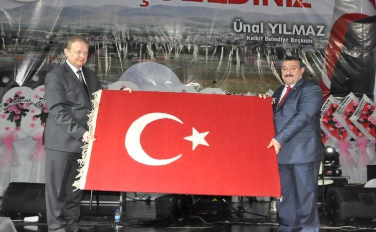 17 ŞUBAT KELKİT İN DÜŞMAN İŞGALİNDEN KURTULUŞUNUN 97. YILINI KUTLADI Konuşmasında Başkan YILMAZ Katılımlarıyla bizleri onurlandıran protokol üyelerine ve halkımıza teşekkür ederek sözlerine başladı.