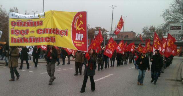 Ocak 2014 / Sayı: 51 3 İstanbul Üniversitesi nde taşeron işçi kıyımı 11 Ocak Cumartesi günü, KESK, DİSK, TMMOB ve TTB nin çağrısıyla Ankara da gerçekleştirilen mitingde binlerce emekçi yolsuzlukları