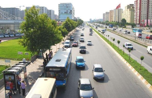 Araç: Karayollarında kullanılabilen motorlu, motorsuz ve özel amaçlı taşıtlar ile iş makineleri ve lastik tekerlekli traktörlerin genel adıdır.