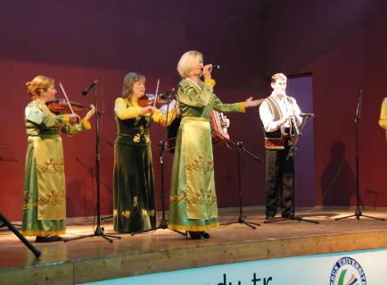 * Giresun Üniversitesi Biyoloji Bölüm BaĢkanlığı nın düzenlediği, 18 Mayıs 2010, saat 14:00 de Güre YerleĢkesi Yeni Konferans Salonunda, konuģmacı olarak katılan, Prof. Dr.