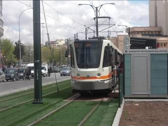 Bu taģıt filosu çok sayıda, ancak nispeten az yolcu taģıyan toplu taģıma çeģitlerinden oluģmaktadır: Minibüsler, sanayi alanlarına taģıma yapan özel otobüs Ģirketleri, öğrenci servisleri vs.