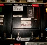 UYGULAMA FAALĠYETĠ Uçakta bulunan ATC/ Mode S transponderini test ediniz. ĠĢlem Basamakları UçuĢ kompartımanında ATC panelinde anahtarı test kısmına alınız.