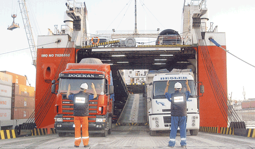 Konteynır Elleçlemesi Planları Limanda konteynır elleçlemesine başlanmasıyla birlikte Ceynak, MIP ve TCDD işbirliği ile Mersin-Samsun arasında oluşturulacak sürekli demiryolu bağlantısı ile 170