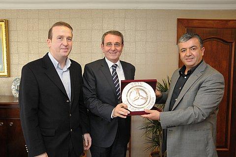 i) 25.09.2013 tarihinde Borsa Başkanımız Mustafa USLU ve yönetim kurulu üyelerimiz, Fatsa Ticaret Borsasını ziyaret ettiler.
