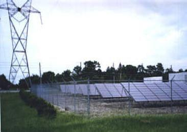 Güç çıkışını artırmak amacıyla çok sayıda güneş pili birbirine paralel ya da seri bağlanarak bir yüzey üzerine monte edilir, bu yapıya güneş pili modülü ya da fotovoltaik modül adı verilir.