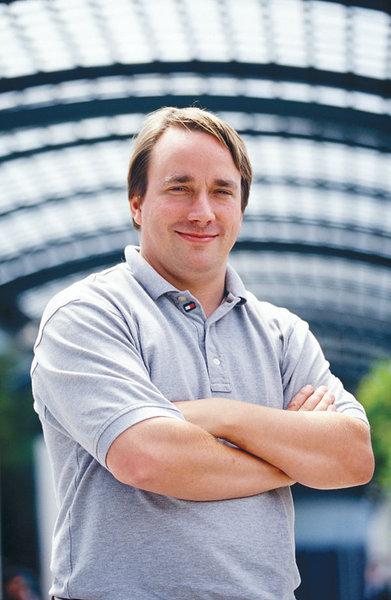 . Helsinki Üniversitesi nde 23 yaşındaki Finlandiyalı bir öğrenci olan Linus Torvalds Minix ten