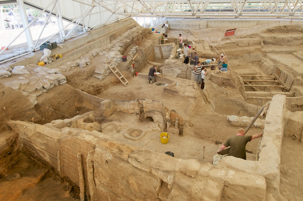 Areas excavated in 2010. Plan David Mackie 2010 yılında kazısı yapılmış alanlar.