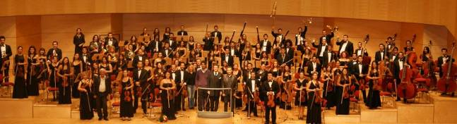 1. TÜRKİYE GENÇLİK FİLARMONİ ORKESTRASI HAKKINDA Türkiye Gençlik Filarmoni Orkestrası 2007 yılında, türünün ülkedeki ilk örneği olarak Cem Mansur tarafından kuruldu.