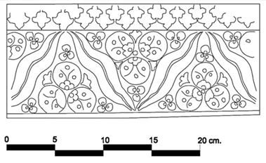 doğu duvarında, bitkisel tasarımlarla bordür süslenmiştir. Hüsrev Paşa Cami de panoları üstten kuşatan bordürlerin üst kısmında bir şerit halinde ters ve düz palmetler vardır.