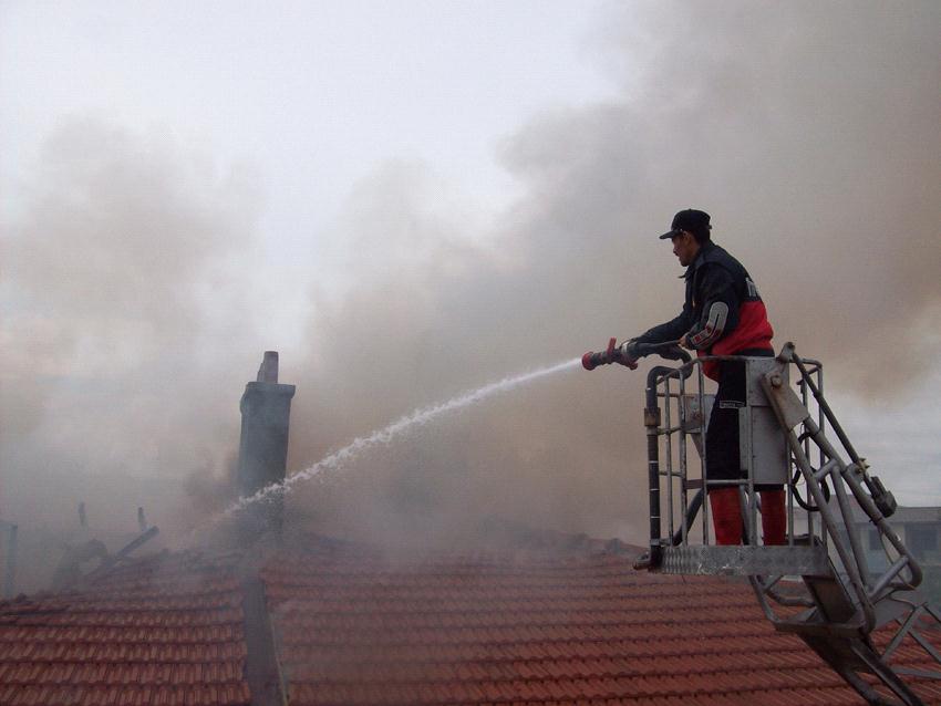 ĠTFAĠYE MÜDÜRLÜĞÜ Belediye sınırları içinde ve köylerinde müdahalede bulunduğumuz toplam 332 adet yangına müdahale edilmiģtir.