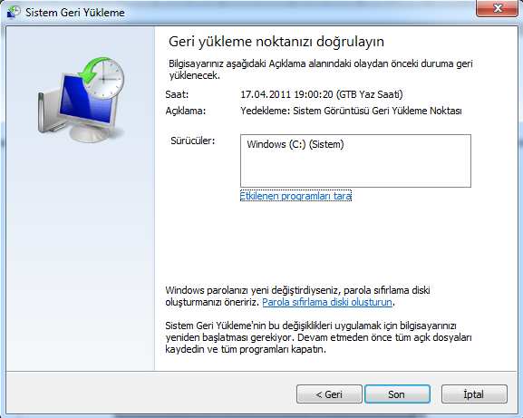 1.1.2. Disk BirleĢtirme Resim 1.1: Sitem geri yükleme noktası oluģturma Disk birleģtirme bir birimdeki (örneğin, bir sabit disk veya depolama aygıtı) parçalanmıģ verilerin birleģtirilmesi iģlemidir.