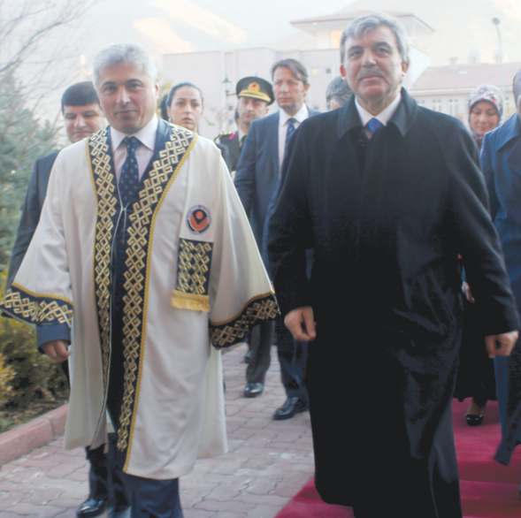 GİF e yeni uygulama birimleri Gümüşhane Üniversitesi İletişim Fakültesi (GİF) eğitim kalitesi ve son teknolojiyle donattığı uygulama birimleriyle kısa geçmişine rağmen Türkiye deki birçok iletişim