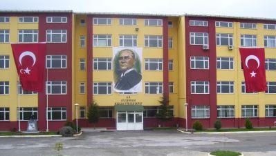 LÜLEBURGAZ MESLEK YÜKSEKOKULU: Lüleburgaz Meslek Yüksekokulu, Trakya Üniversitesi ne bağlı olarak 1993 94 eğitim yılından itibaren teknik programlarda; Kimya ve Elektrik; idari programlarda,