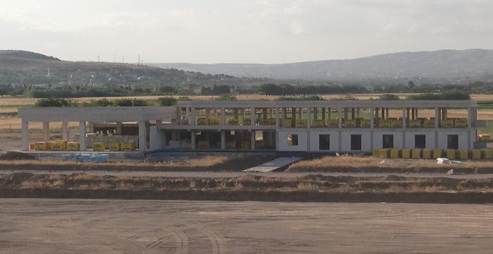 42 7. ESKĠġEHĠR HAVAALANI PAT SAHALARI GELĠġTĠRĠLMESĠ (240 m X 120 m) ebadındaki Apronun beton imalatı ile derz dolgu imalatları; Yeni apronu 09-27 emergency pistine bağlayan taksi yolunun asfalt