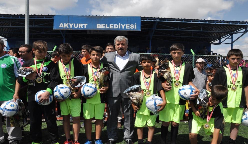 Ertekin ŞAN 2 16- CAMİDEN SAHAYA FUTBOL TURNUVASI Müdürlüğümüz ve İlçe Müftülüğü işbirliği ile İlçemizde bulunan