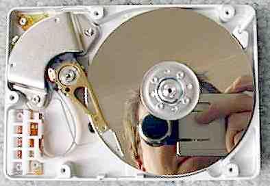 Sabit Disk (Hard Disk) Sabit diskler, verileri geçici olarak saklamak için kullanılır.