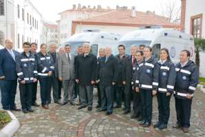 7 BHH'den bir grup: 'Haziran-HDP ittifaký'nýn inþasý için mücadeleyi önemsiyoruz Sevgililer Günü en çok çiçekçileri sevindirdi. Bu yýlki Sevgililer Günü'nde de ilgi odaðý yine çiçekçiler oldu.