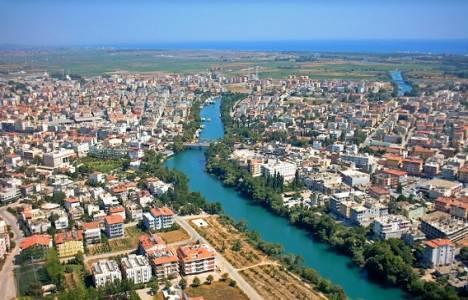 ANTALYA VE TAAHHÜT SEKTÖRÜ Antalya ve Akdeniz Bölgesi Antalya, turizm mimarisinin ve yatırımlarının başkenti.