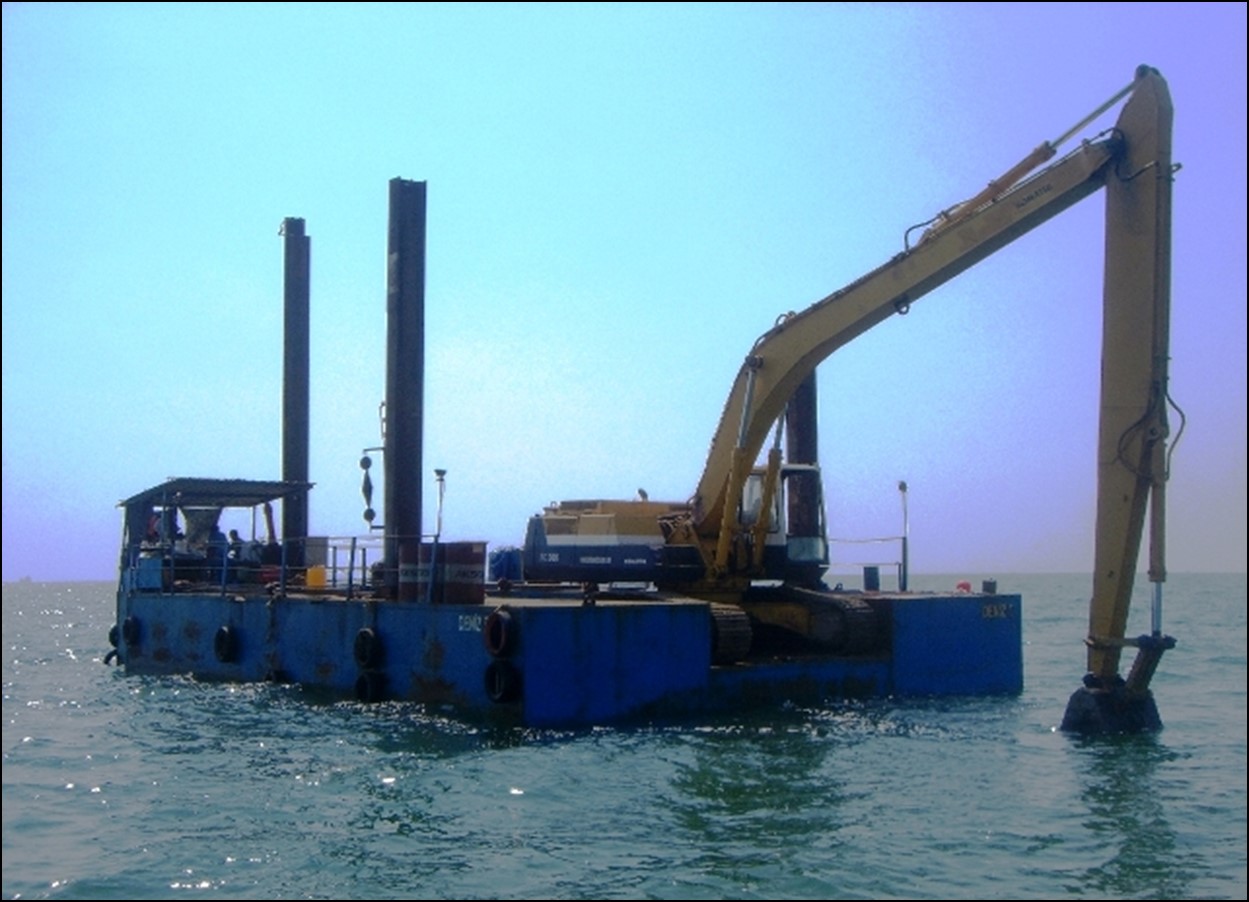 Ekipmanlarımız Denta Dredging LTD Ekipmanlarımız Equipments Bak III Ayaklı yüzer ekskavatör Jack-up backhoe dredger III Leg 4 Ayaklı yüzer PLATFORM Jack-up barge IV Leg Melis I Denta 5 TEKNİK