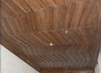161 Şekil 4.178. Cebeciyan Evi Gelin Odası Kuzey Cephe Dolap Görünümü, 2011 bazlı şaptır. Oda, çıtalı ahşap tavandır (Şekil 4.179, 4.