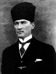 Atatürk ün Yaptıkları İlkeleri Devrimleri Özdeyişleri Bazı kaynaklar: Anıtkabir Özel Defteri